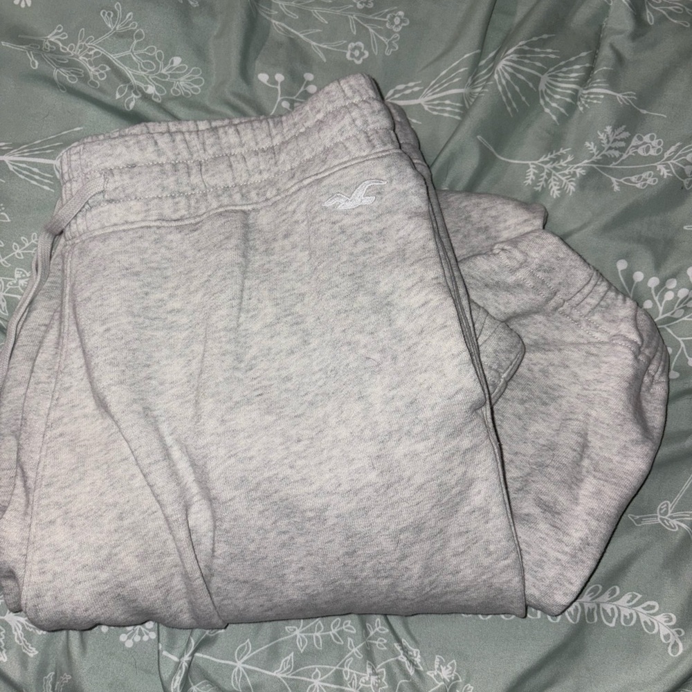 🦅🩶Gray Hollister Sweatpants 🩶🦅